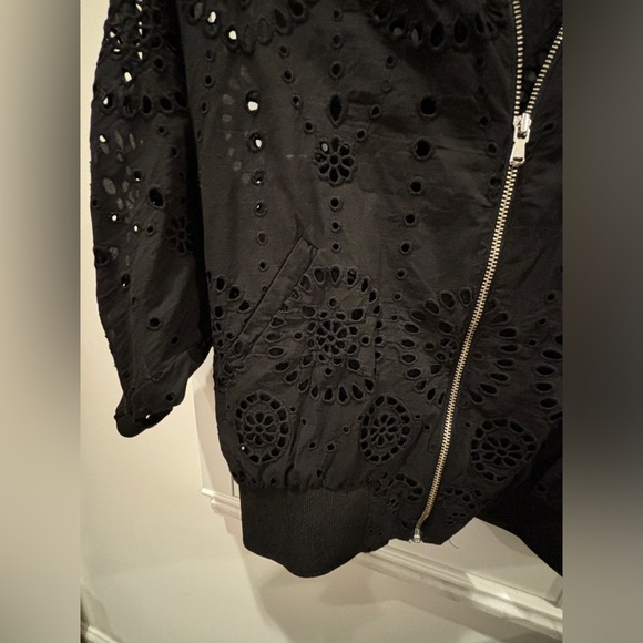 NWOT Zara Embroidered Eyelet Bomber Jacket Cropped Black Size Medium - Picture 9 of 14